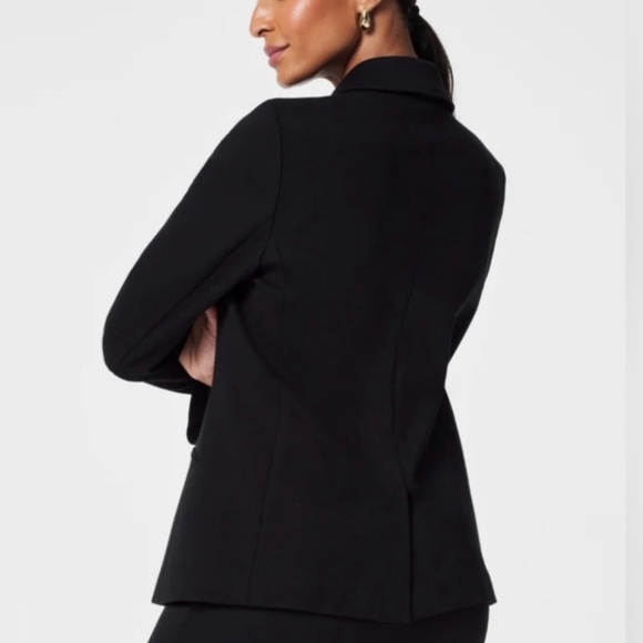 NWT Spanx - Perfect Asymmetric Classic
Tailored Blazer Sz M in black - Picture 4 of 8
